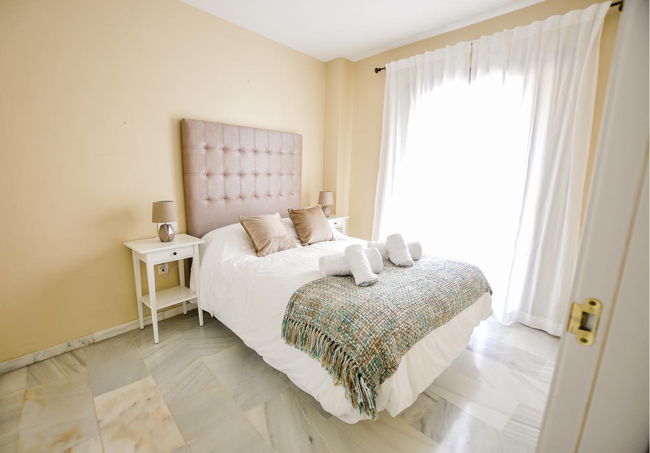 マラガAcogedor Apartamento Junto A Calle Larios By Renthasアパートメント エクステリア 写真